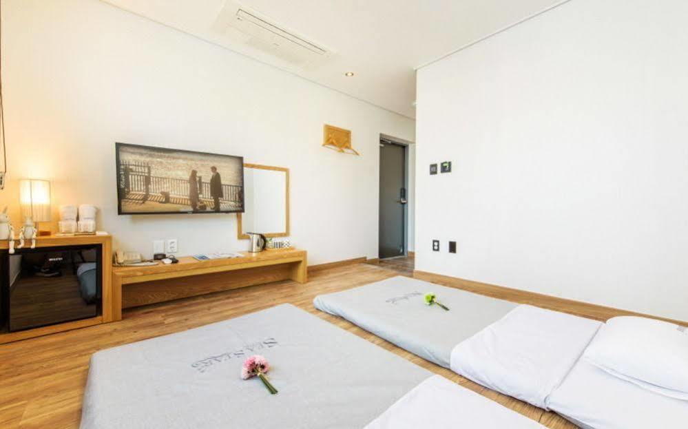 Sea Star Hostel Yeosu Zewnętrze zdjęcie
